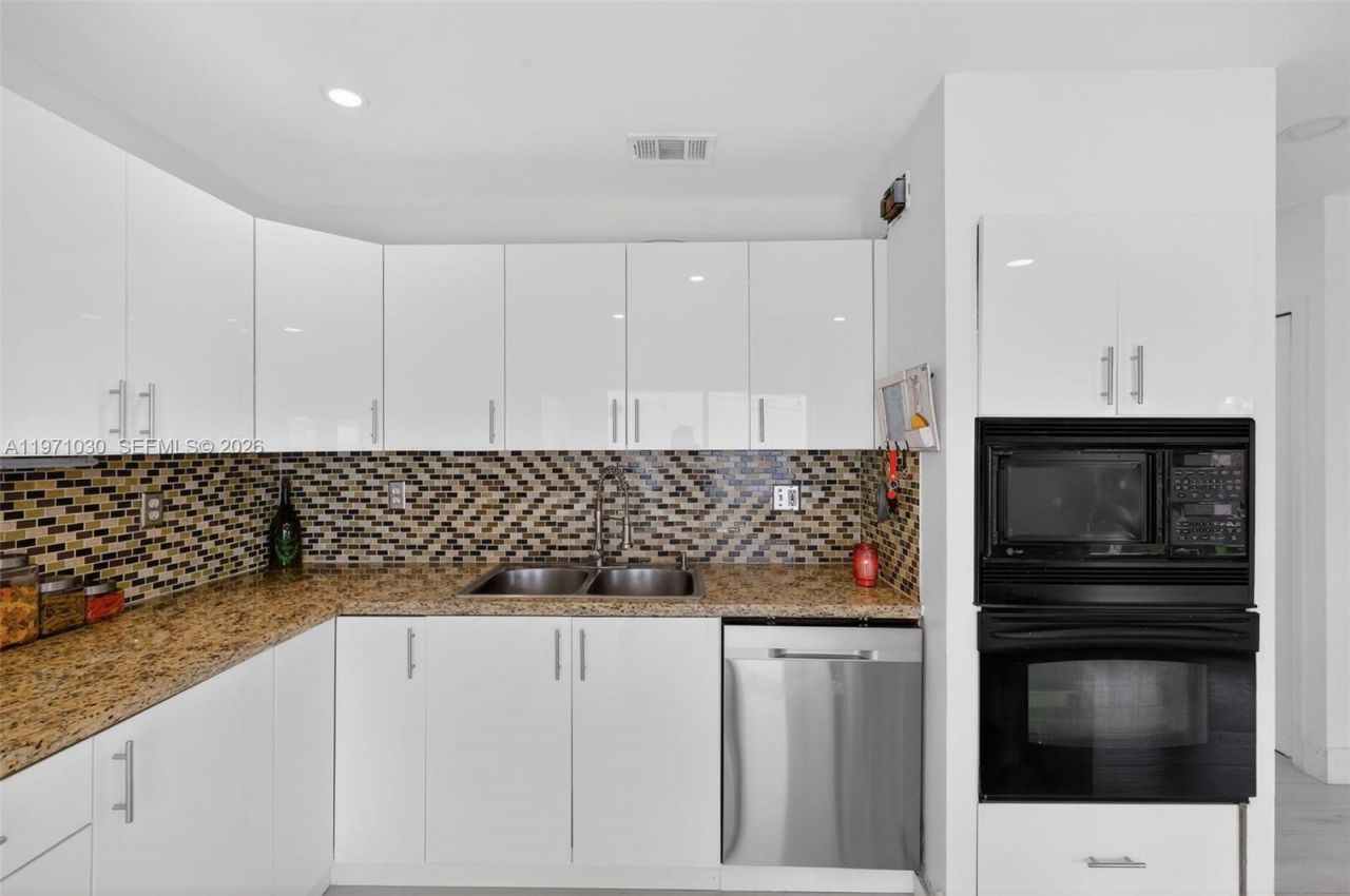 13758 SW 160th Ter, Miami, FL 33177 Photo