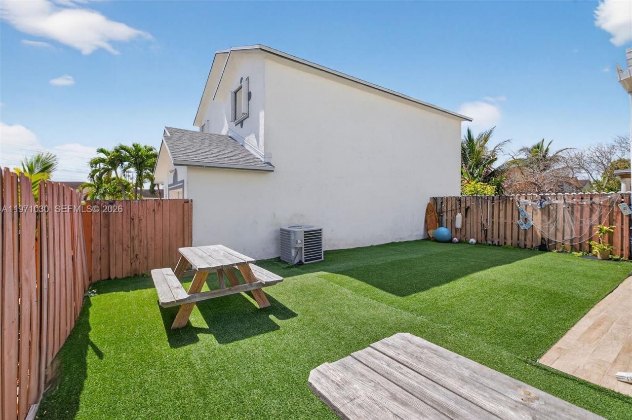 13758 SW 160th Ter, Miami, FL 33177 Photo