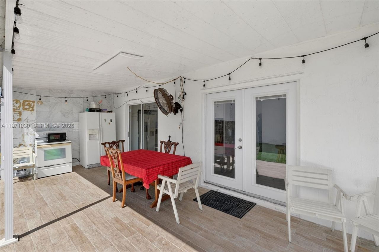 13758 SW 160th Ter, Miami, FL 33177 Photo