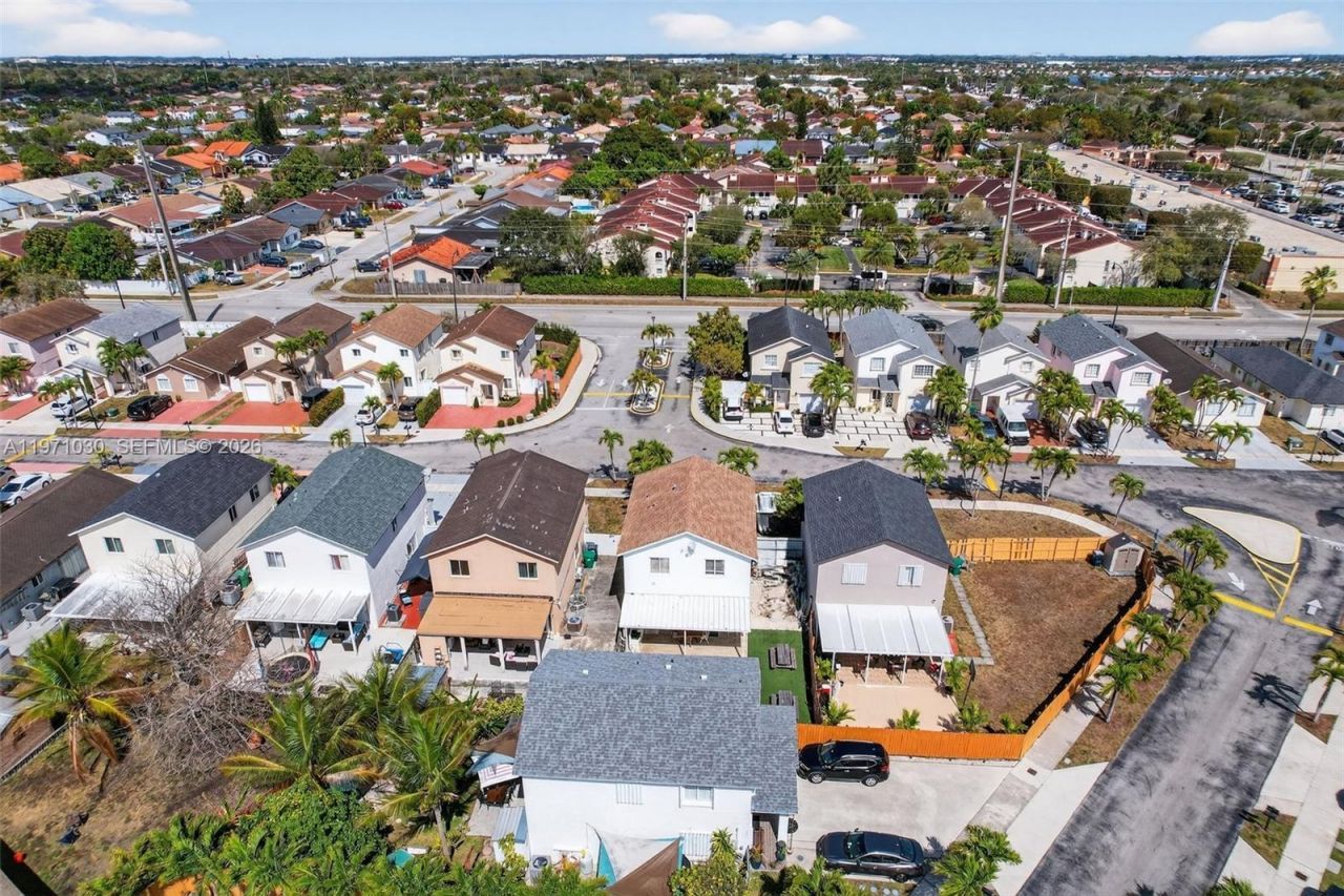 13758 SW 160th Ter, Miami, FL 33177 Photo