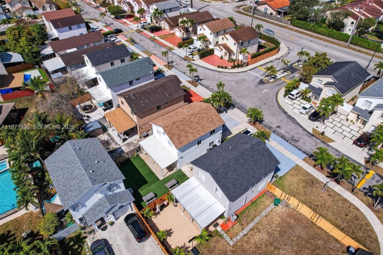 13758 SW 160th Ter, Miami, FL 33177 Photo