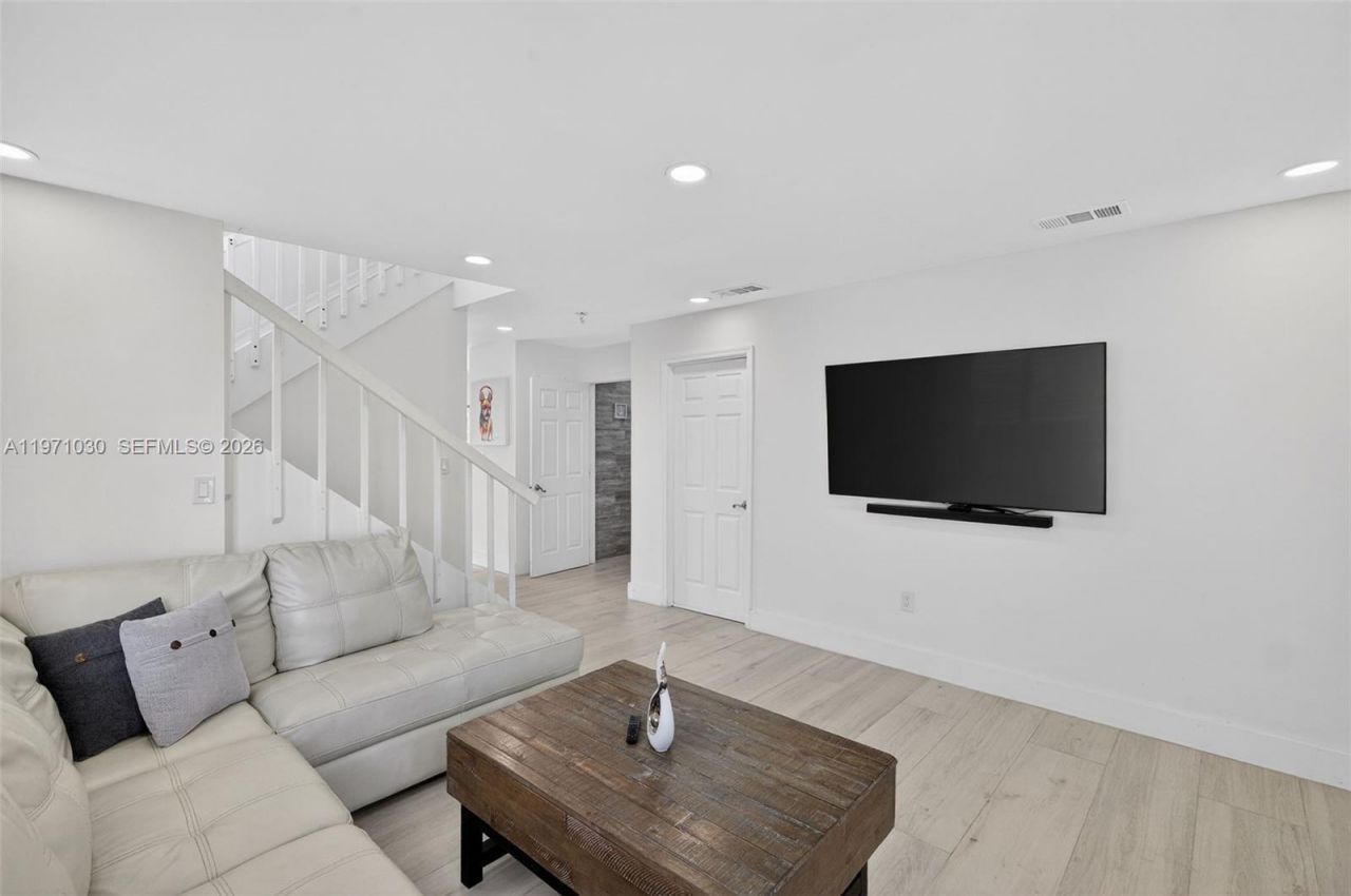 13758 SW 160th Ter, Miami, FL 33177 Photo