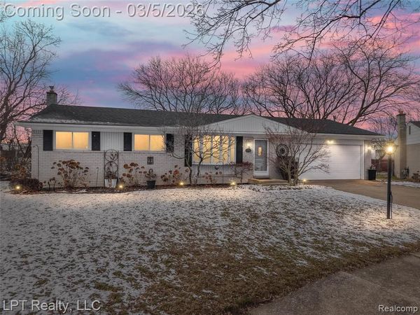 133 Greenwood Street, Garden City, MI 48135