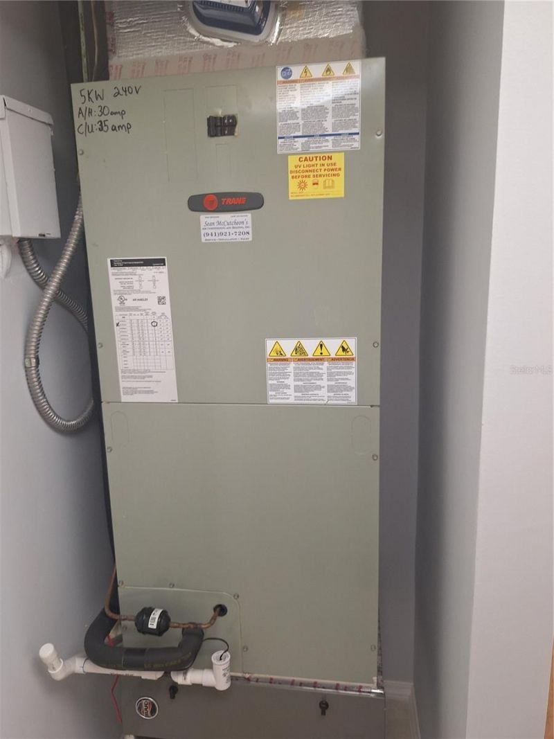 6912 W Country Club Drive N, Sarasota, FL 34243 Photo