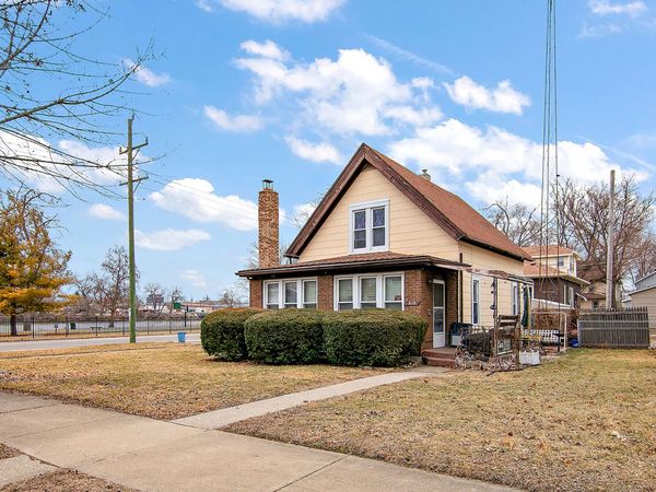 810 S 4th Avenue , Kankakee, IL 60901