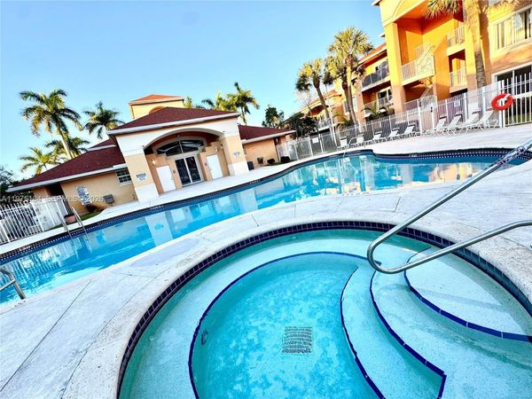 6900 SW 39th St, Unit 207J, Davie, FL 33314