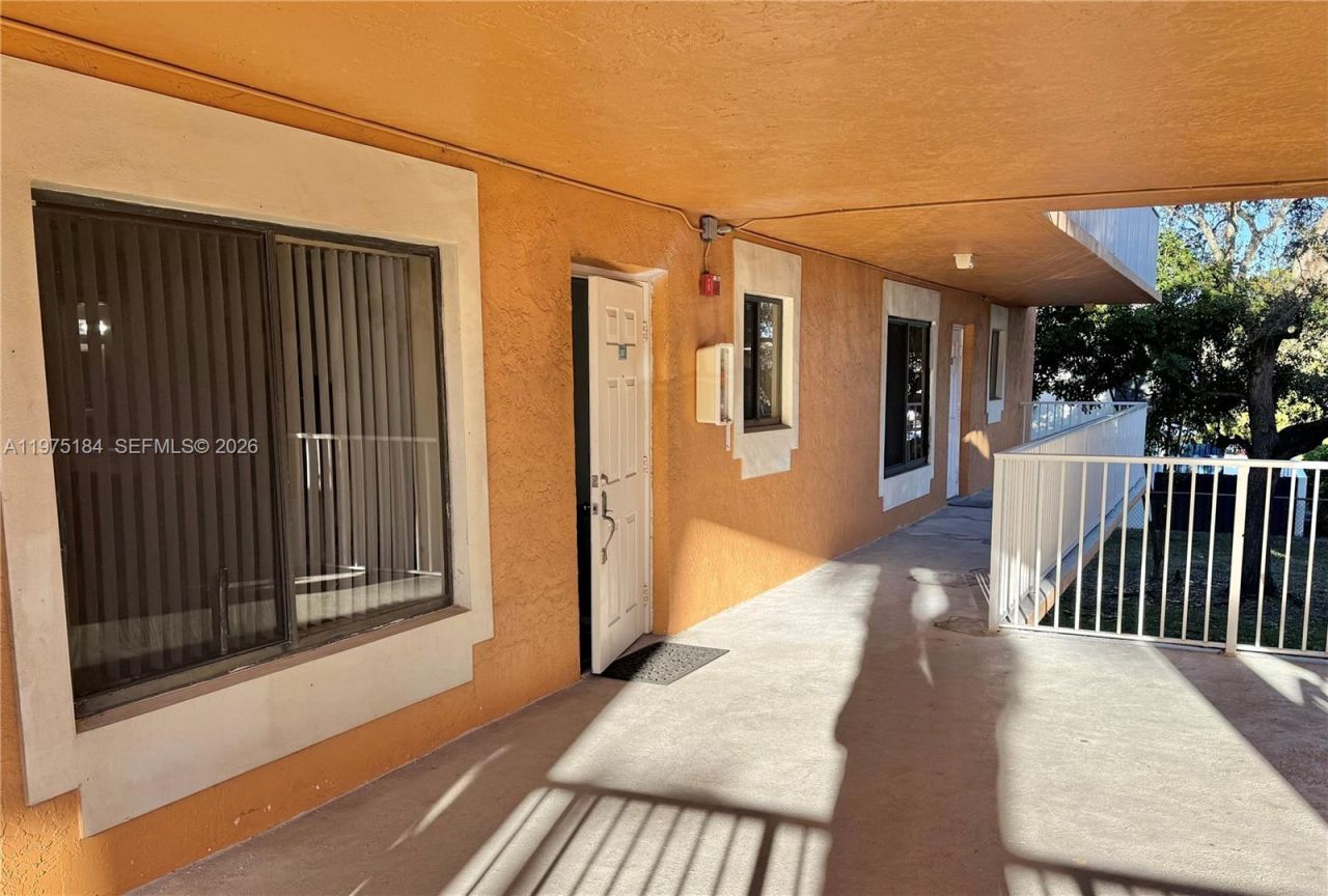 6900 SW 39th St, Unit 207J, Davie, FL 33314 Photo