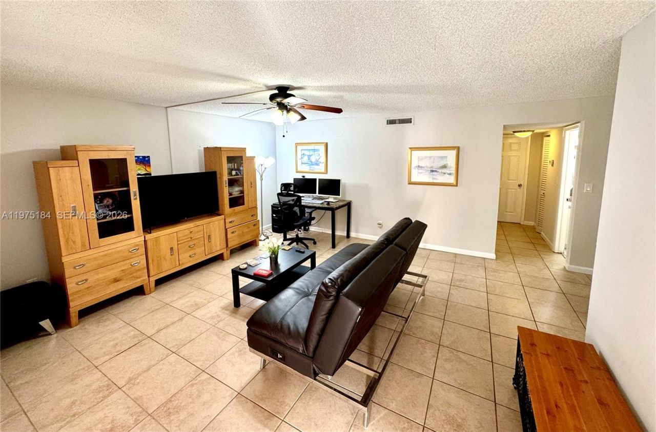 6900 SW 39th St, Unit 207J, Davie, FL 33314 Photo
