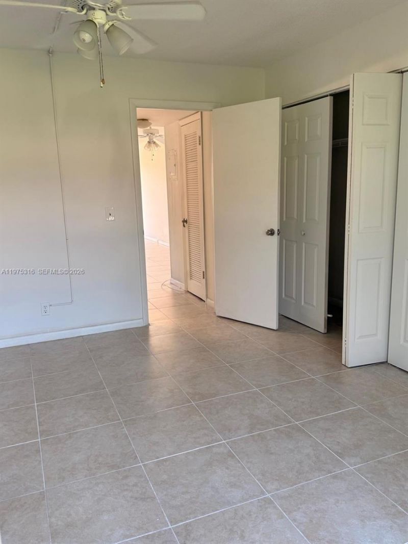 210 Canterbury J, Unit 210, West Palm Beach, FL 33417 Photo