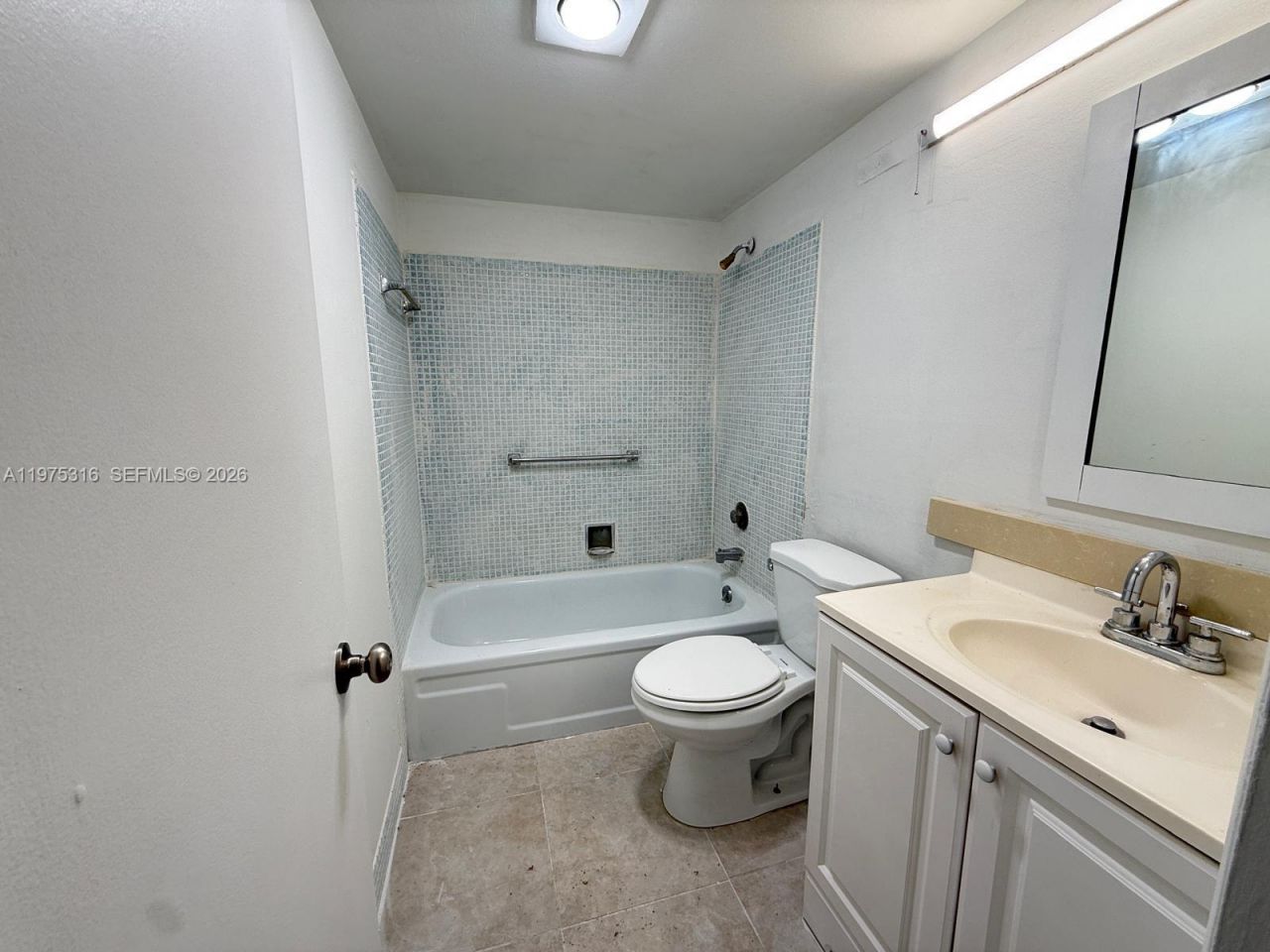 210 Canterbury J, Unit 1, West Palm Beach, FL 33417 Photo