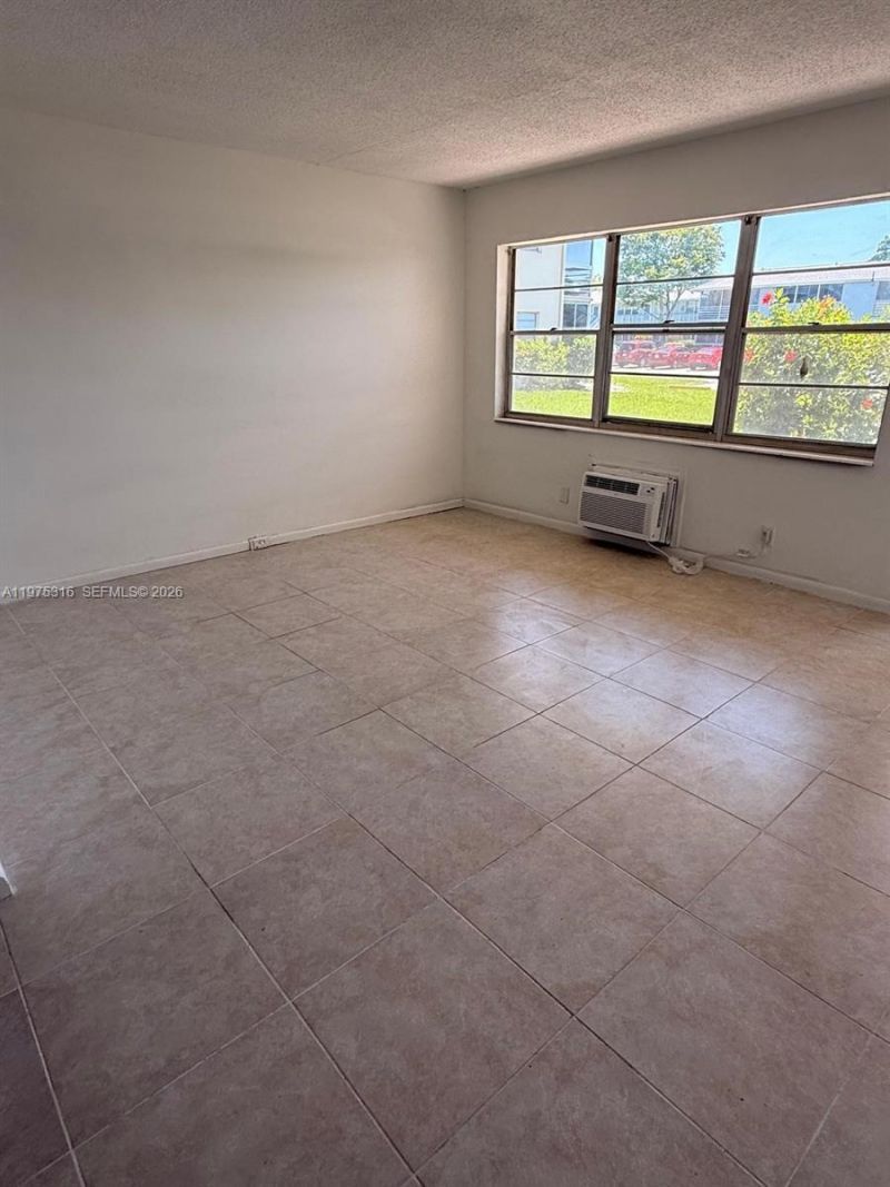 210 Canterbury J, Unit 210, West Palm Beach, FL 33417 Photo