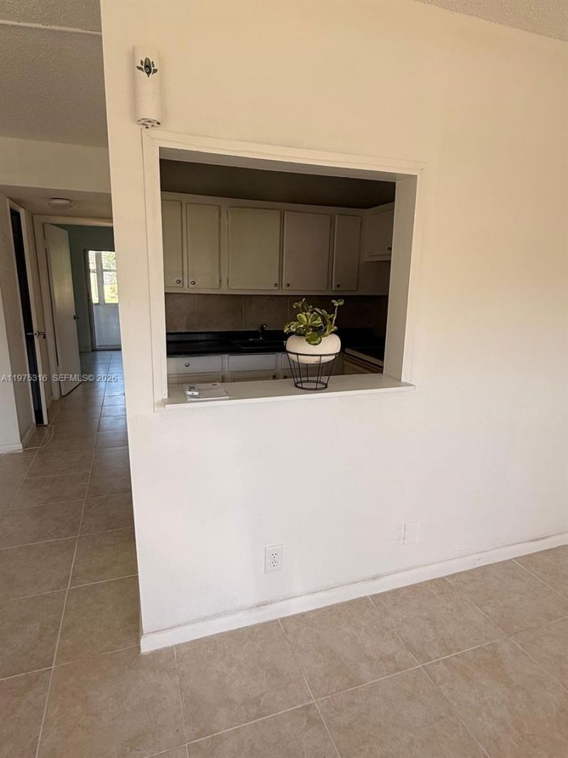 210 Canterbury J, Unit 1, West Palm Beach, FL 33417 Photo
