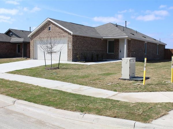 2100 Neyland, Ennis, TX 75119