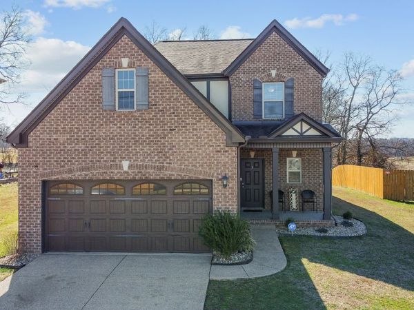 1033 Windemere Dr, Gallatin, TN 37066