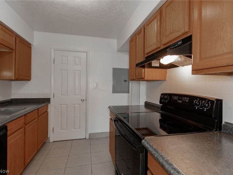 7970 Mentor Avenue, Unit N7, Mentor, OH 44060 Photo 14