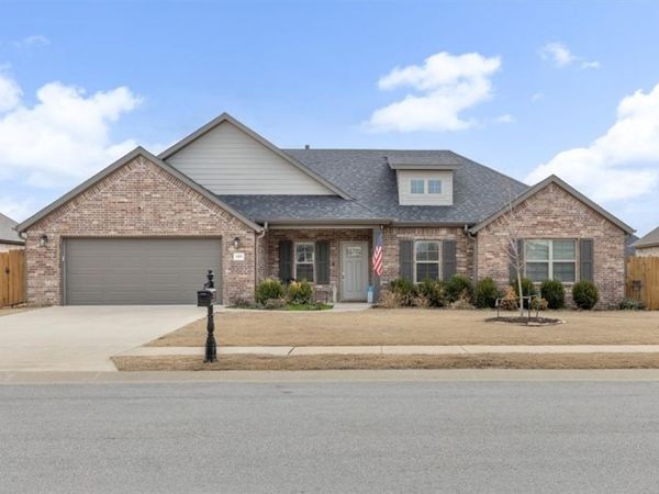 1309 Ruscello Avenue , Tontitown, AR 72762