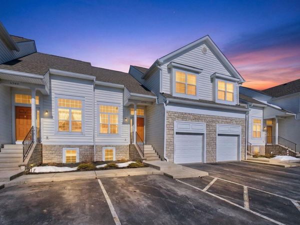 6942 Churchill Downs Drive, Unit 40, New Albany, OH 43054