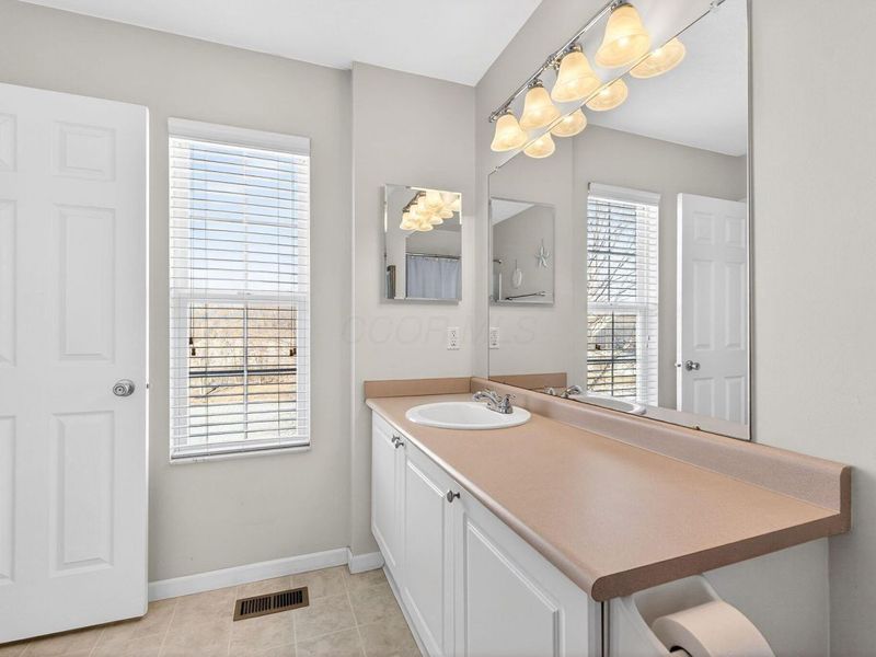 6942 Churchill Downs Drive, Unit 40, New Albany, OH 43054 Photo 32