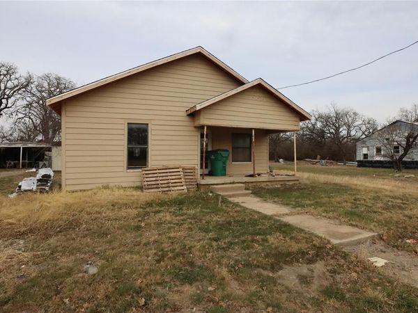1207 W Main Street, Eastland, TX 76448