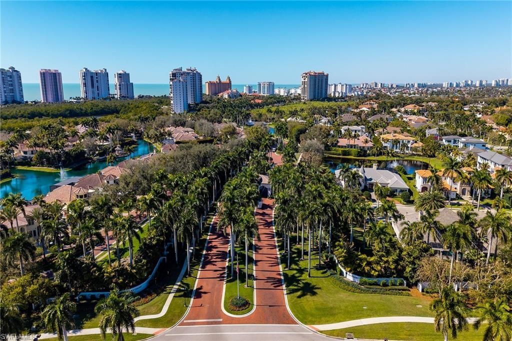 8231 Bay Colony Dr, Unit 2004, Naples, FL 34108 Photo