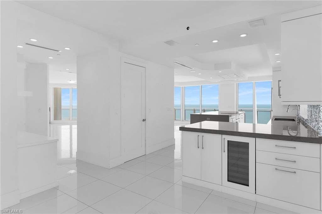 8231 Bay Colony Dr, Unit 2004, Naples, FL 34108 Photo