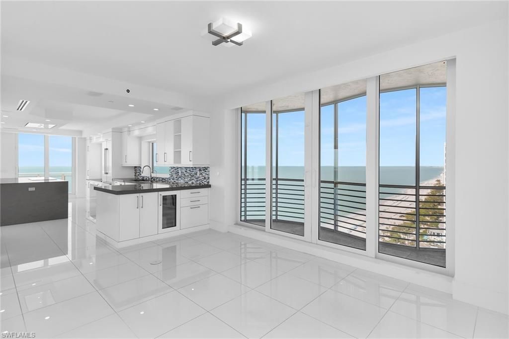 8231 Bay Colony Dr, Unit 2004, Naples, FL 34108 Photo