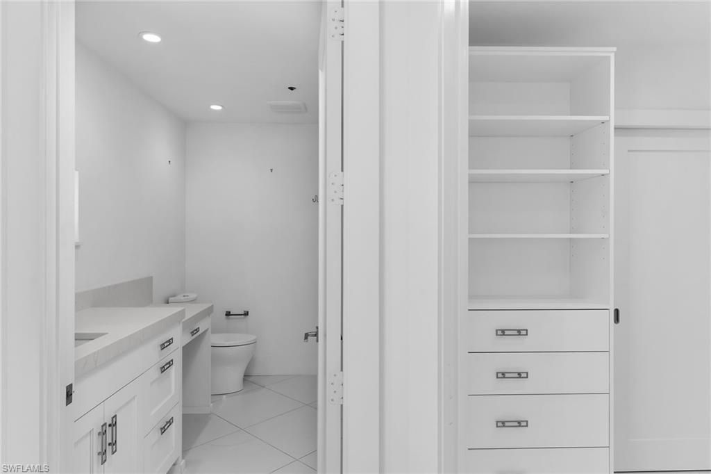 8231 Bay Colony Dr, Unit 2004, Naples, FL 34108 Photo