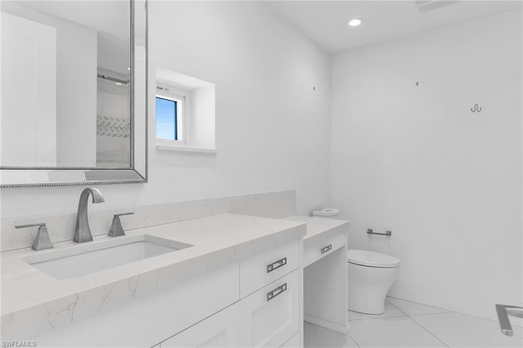 8231 Bay Colony Dr, Unit 2004, Naples, FL 34108 Photo