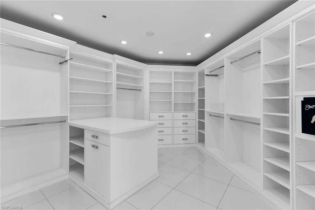 8231 Bay Colony Dr, Unit 2004, Naples, FL 34108 Photo