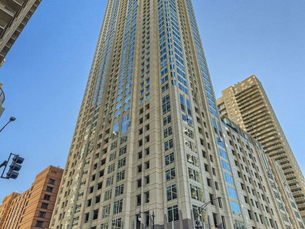 33 W Ontario Street , Unit 35ES, Chicago, IL 60654