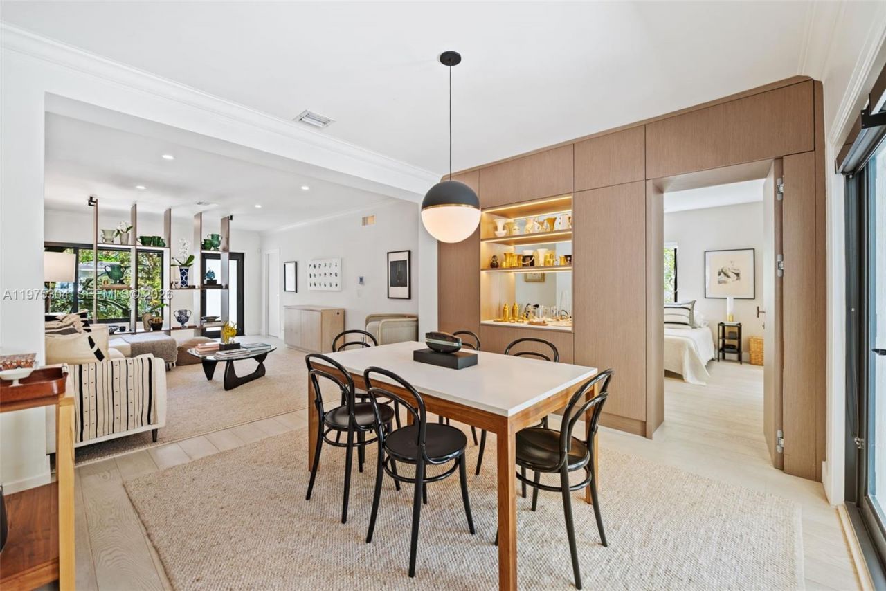 740 NE 76th St, Miami, FL 33138 Photo