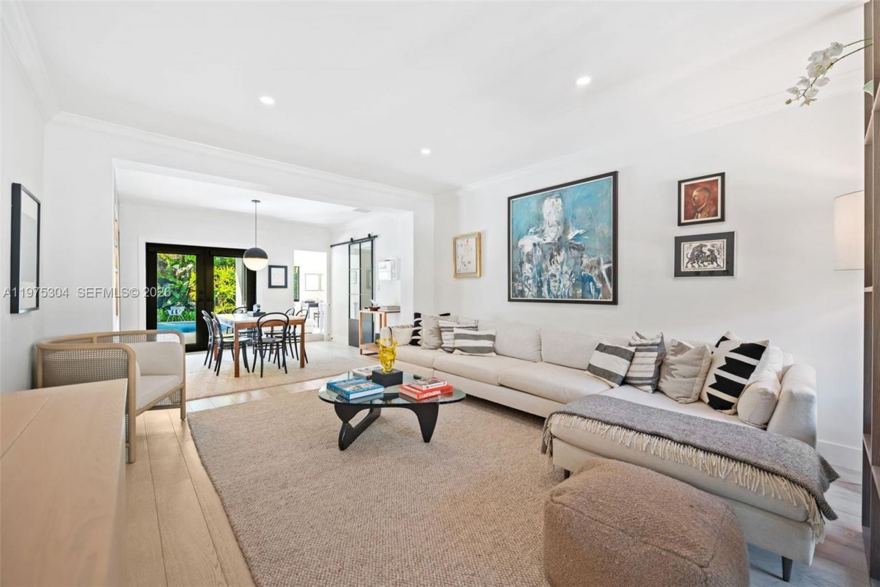 740 NE 76th St, Miami, FL 33138 Photo