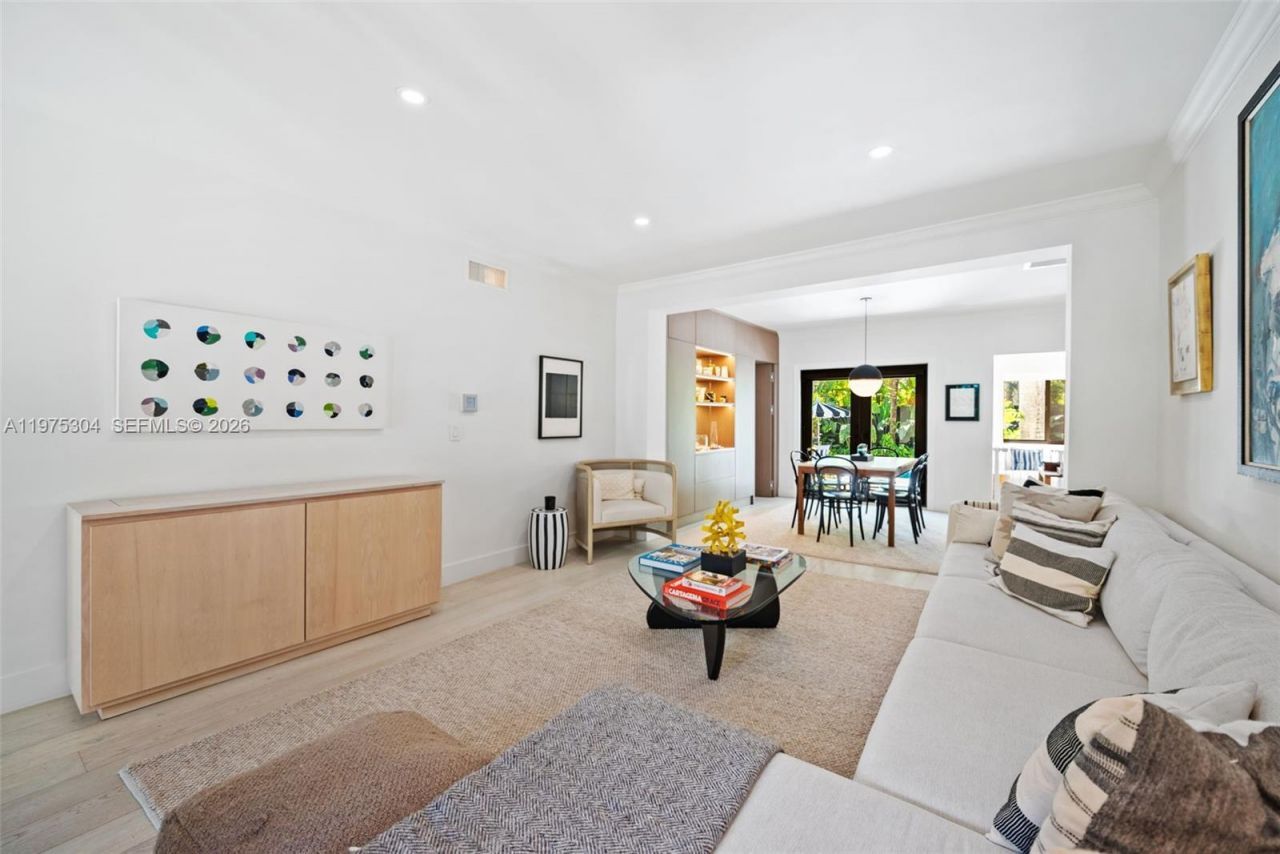 740 NE 76th St, Miami, FL 33138 Photo