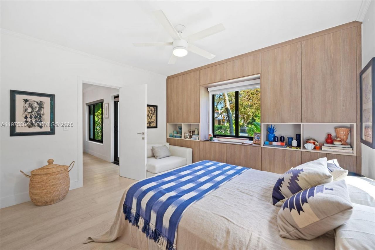 740 NE 76th St, Miami, FL 33138 Photo