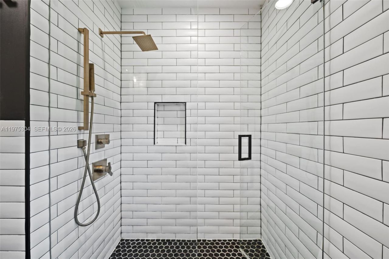 740 NE 76th St, Miami, FL 33138 Photo