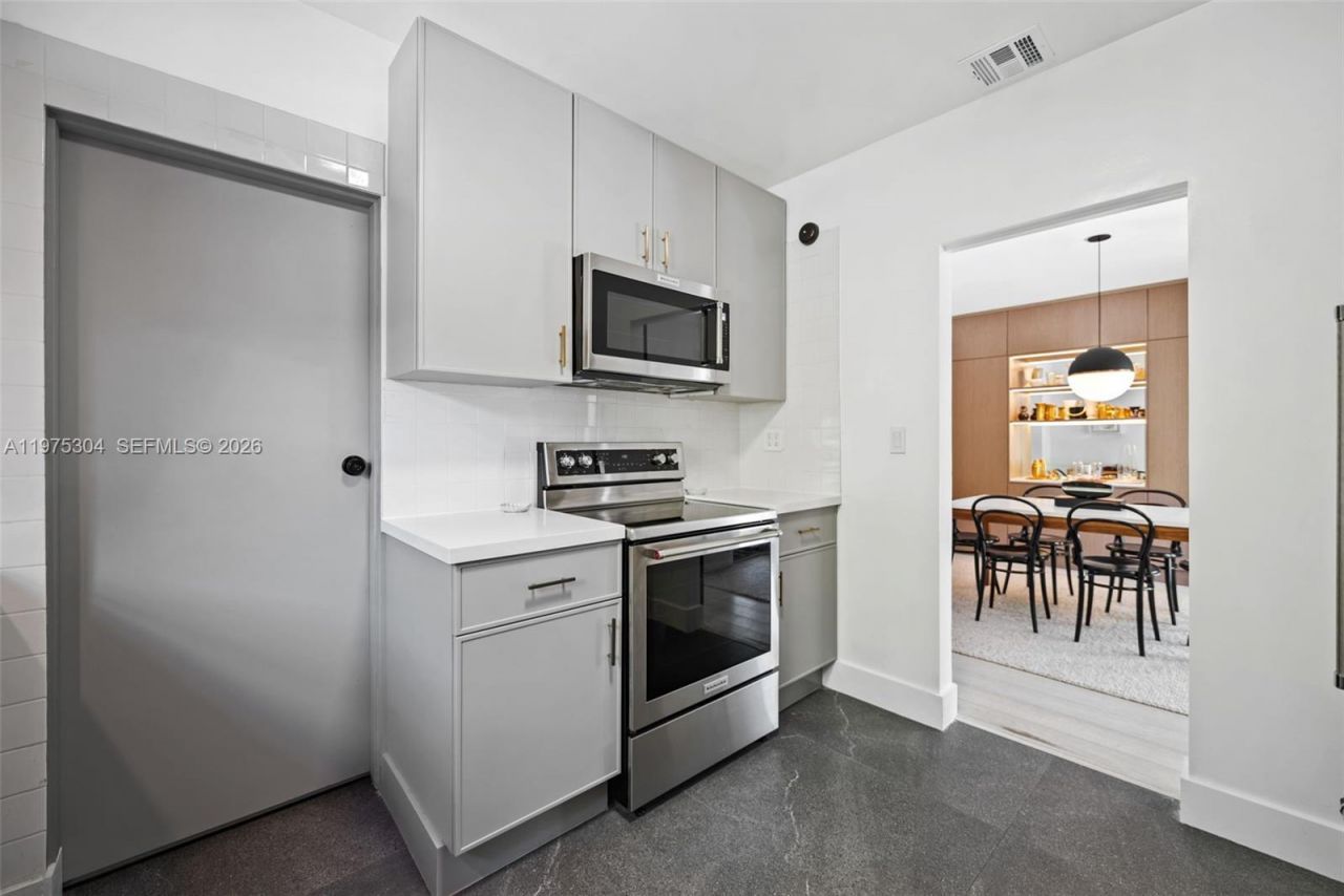 740 NE 76th St, Miami, FL 33138 Photo