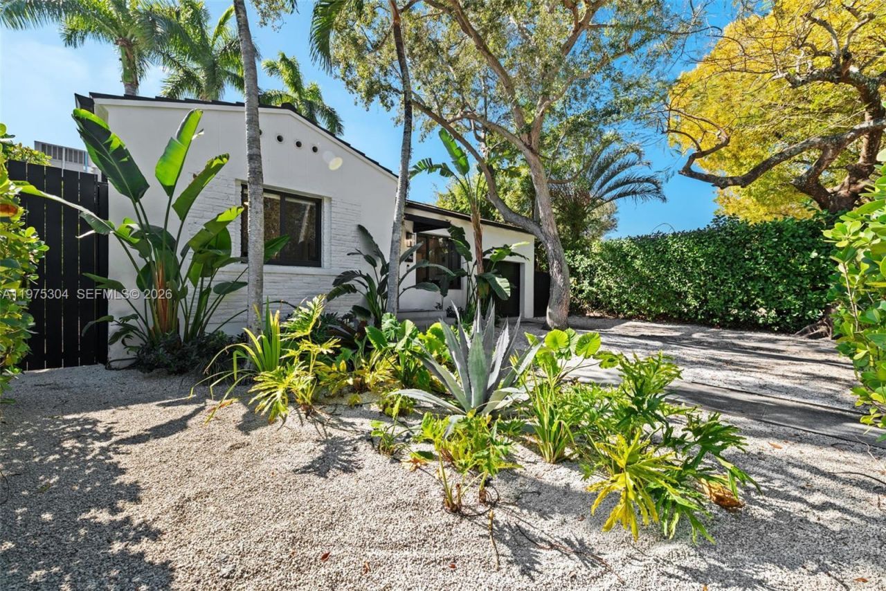 740 NE 76th St, Miami, FL 33138 Photo