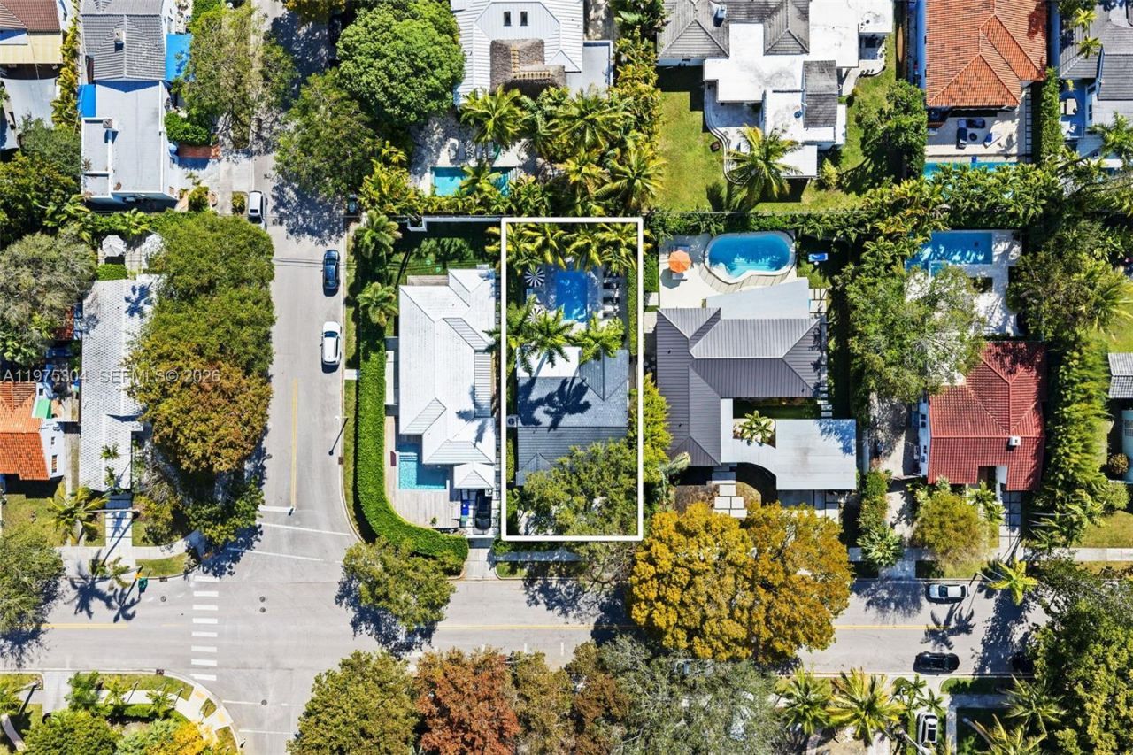 740 NE 76th St, Miami, FL 33138 Photo