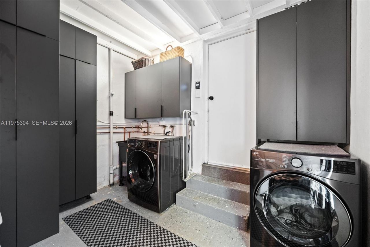 740 NE 76th St, Miami, FL 33138 Photo