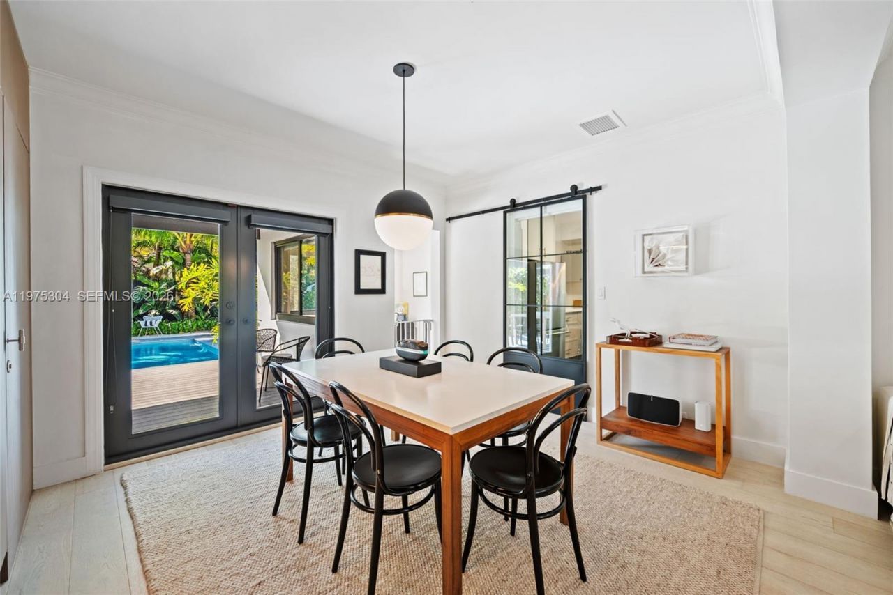 740 NE 76th St, Miami, FL 33138 Photo