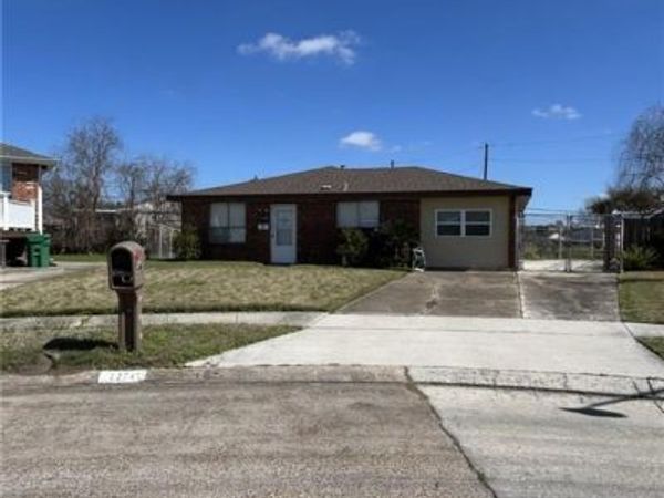 156 ELVIE Court , Avondale, LA 70094