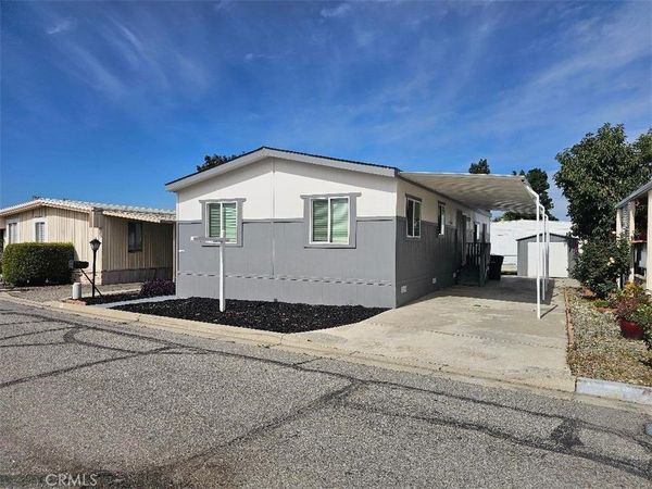 1560 Massachussetts Avenue, Unit 94, Riverside, CA 92570