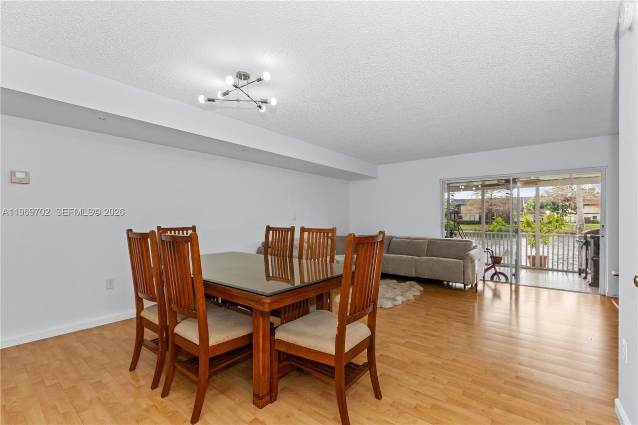 9722 NW 23rd Ct , Pembroke Pines, FL 33024 Photo