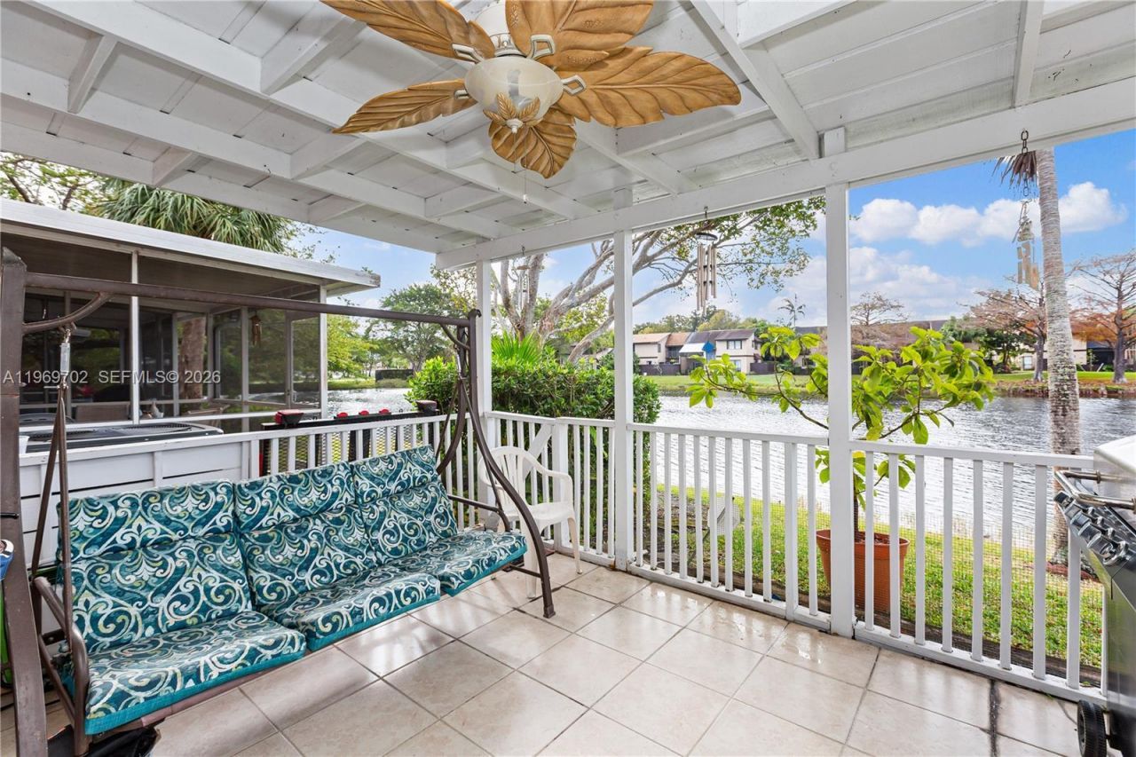 9722 NW 23rd Ct , Pembroke Pines, FL 33024 Photo