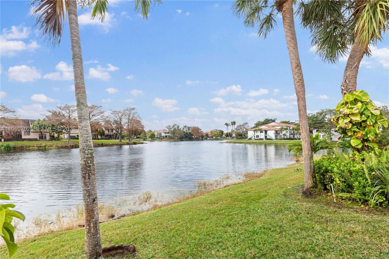 9722 NW 23rd Ct , Pembroke Pines, FL 33024 Photo