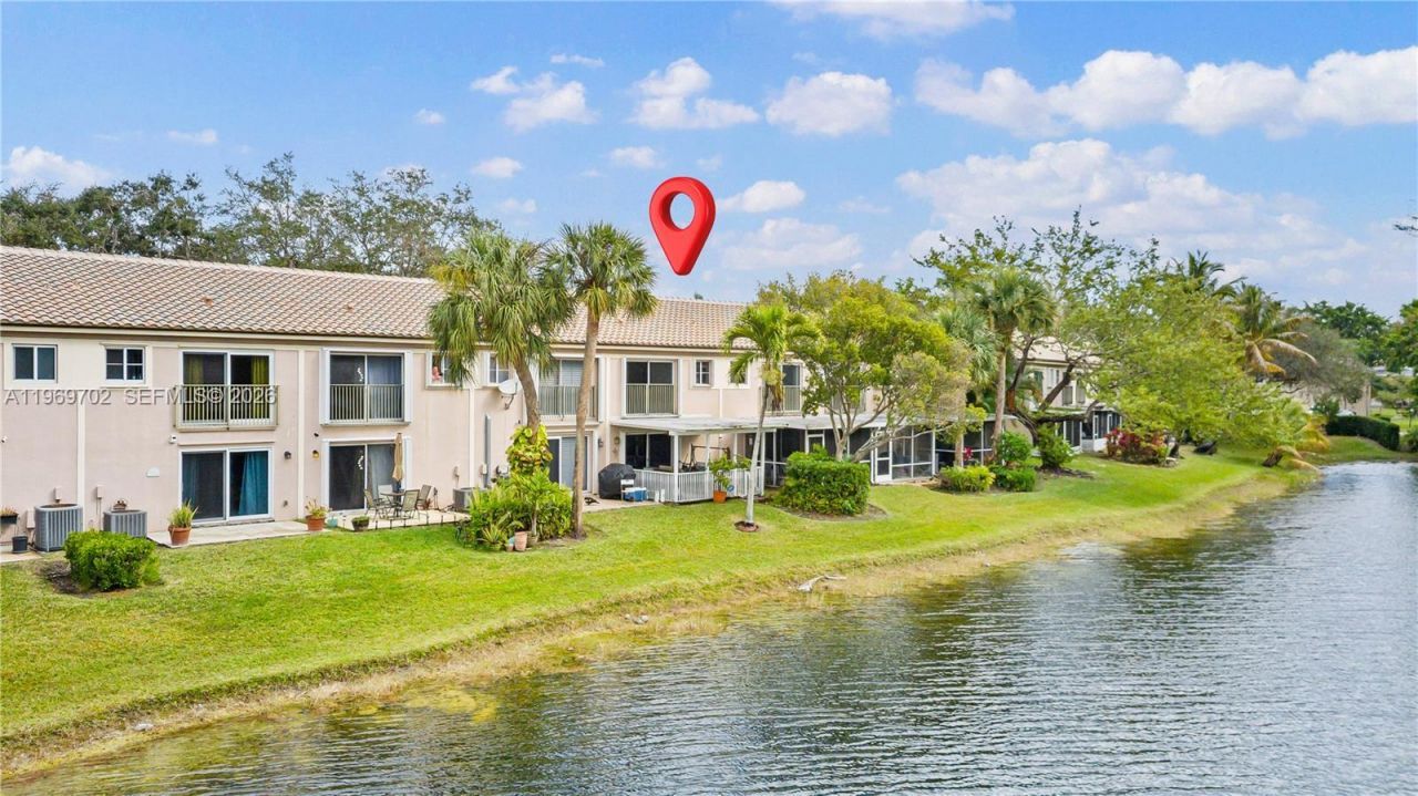 9722 NW 23rd Ct , Pembroke Pines, FL 33024 Photo