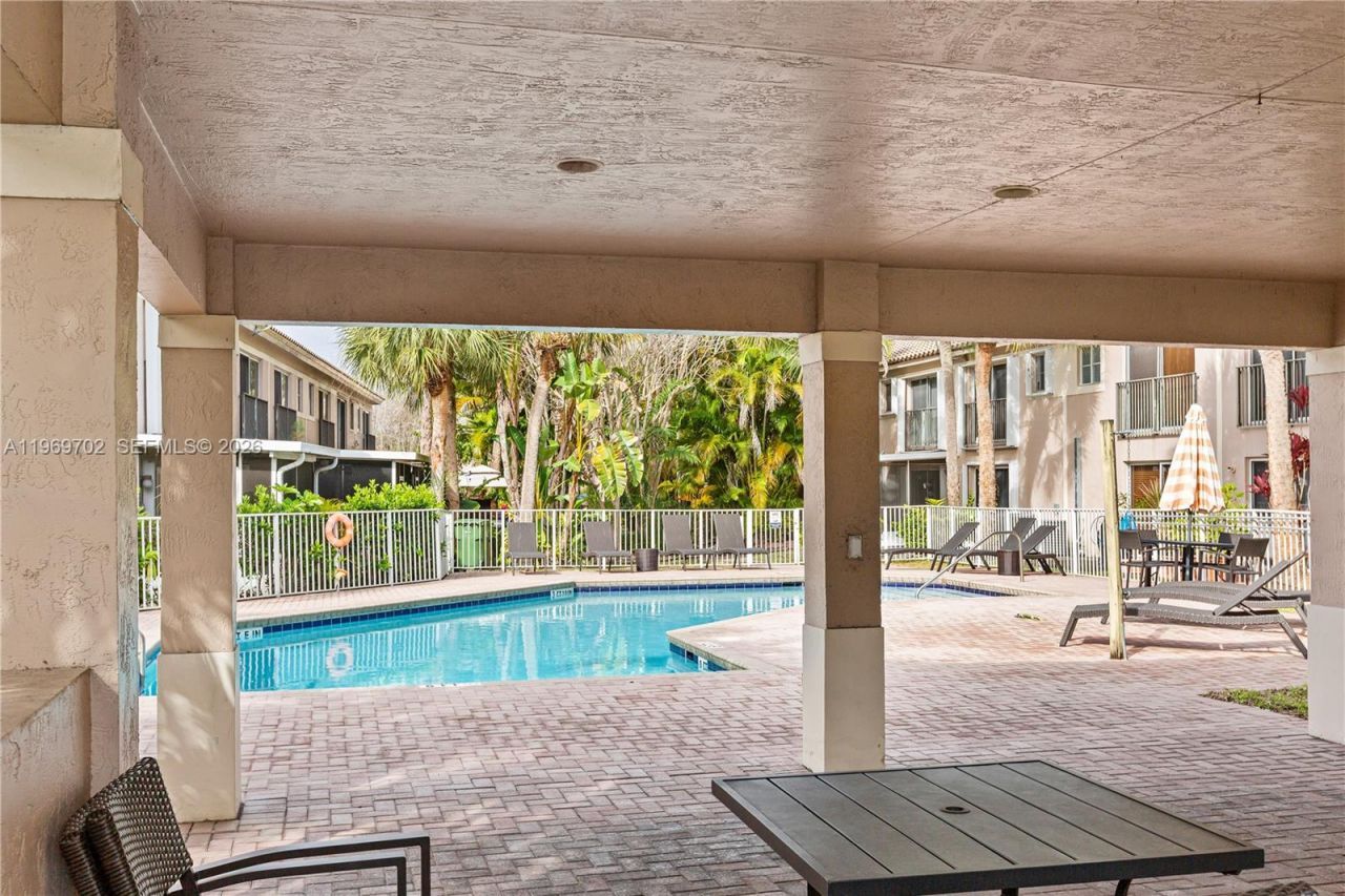 9722 NW 23rd Ct , Pembroke Pines, FL 33024 Photo