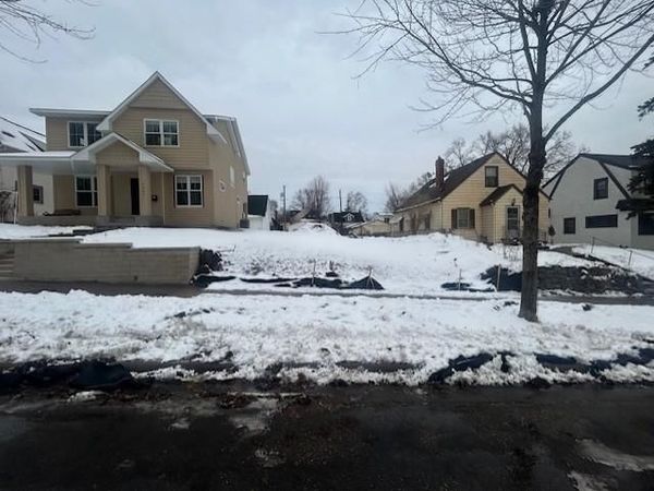 1237 Stanford Avenue , Saint Paul, MN 55105