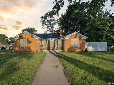 21211 Southfield Road, Southfield, MI 48075