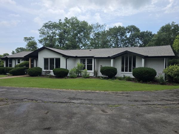 205 Bluegrass Dr, Hendersonville, TN 37075